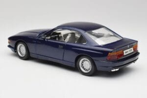 BMW E31 850i Mauritius Azul Maisto 1:18 438813100299 Metal - imagem 7 de 8