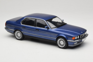BMW Alpina B11 E32 3.5 Metallic Blue MCG 1:18 MCG18232 Metal - imagem 4 de 6