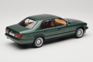BMW Alpina B11 E32 3.5 Metallic Green MCG 1:18 MCG18233 Metal - imagem 2 de 6