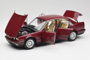 BMW 535i E34 Vermelho Minichamps 1:18 100024002 Metal - imagem 2 de 8