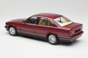 BMW 535i E34 Vermelho Minichamps 1:18 100024002 Metal - imagem 7 de 8