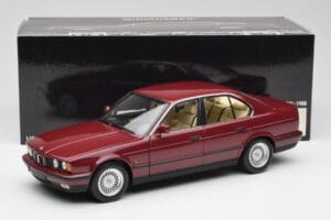 BMW 535i E34 Vermelho Minichamps 1:18 100024002 Metal - imagem 8 de 8