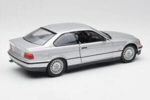 BMW 3 Series E36 Coupe Prata UT Models 1:18 180023321 Metal - imagem 3 de 8