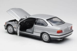 BMW 3 Series E36 Coupe Prata UT Models 1:18 180023321 Metal - imagem 5 de 8