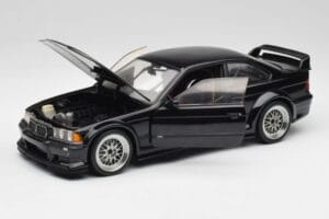 BMW E36 M3 GTR Street Cosmos Preto UT Models 1:18 20481 Metal - imagem 2 de 8