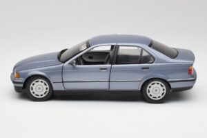 BMW 3-Series E36 Avus Azul UT Models 1:18 180023300 Metal - imagem 4 de 8
