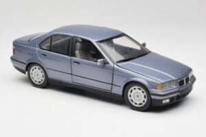 BMW 3-Series E36 Avus Azul UT Models 1:18 180023300 Metal - imagem 6 de 8