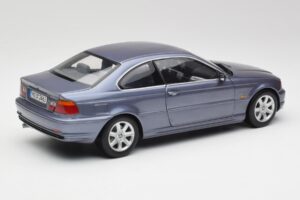 BMW 318Ci E46 Azul Kyosho 1:18 80439411583 Metal - imagem 3 de 8