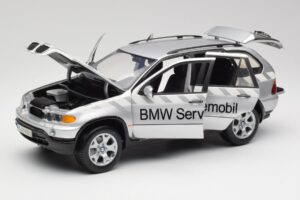 BMW X5 E53 3.0d Service Mobil Kyosho 1:18 80430305646 Metal - imagem 2 de 8