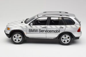 BMW X5 E53 3.0d Service Mobil Kyosho 1:18 80430305646 Metal - imagem 4 de 8