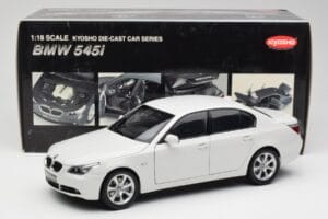 BMW E60 545i Alpine Branco Kyosho 1:18 08591W Metal - imagem 8 de 8