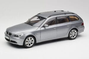 BMW 545i E61 Touring Cinzento Claro Kyosho 1:18 80430308414 Metal