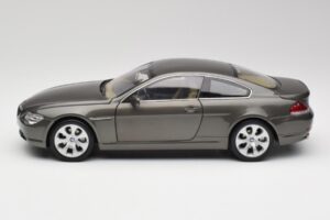 BMW 6 E63 Coupe Bronze Claro Kyosho 1:18 80430153283 Metal - imagem 4 de 8