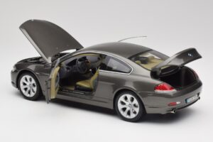 BMW 6 E63 Coupe Bronze Claro Kyosho 1:18 80430153283 Metal - imagem 5 de 8