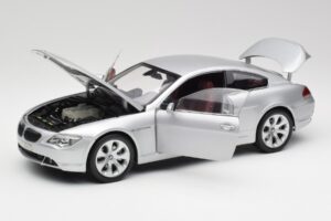 BMW 645Ci E63 Prata Kyosho 1:18 80430153285 Metal - imagem 2 de 8