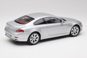 BMW 645Ci E63 Prata Kyosho 1:18 80430153285 Metal - imagem 3 de 8