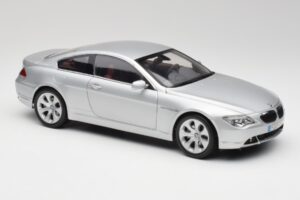 BMW 645Ci E63 Prata Kyosho 1:18 80430153285 Metal - imagem 6 de 8