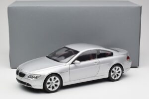BMW 645Ci E63 Prata Kyosho 1:18 80430153285 Metal - imagem 8 de 8