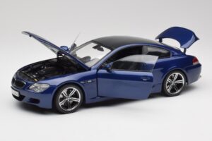 BMW M6 E63 Azul Kyosho 1:18 80430413351 Metal - imagem 2 de 8
