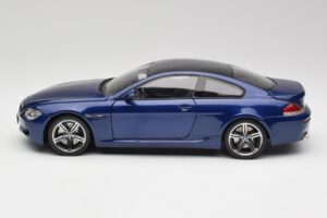 BMW M6 E63 Azul Kyosho 1:18 80430413351 Metal - imagem 4 de 8