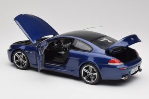 BMW M6 E63 Azul Kyosho 1:18 80430413351 Metal - imagem 5 de 8
