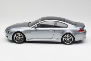 BMW M6 E63 Silver Cinzento Kyosho 1:18 08703GR Metal - imagem 4 de 8