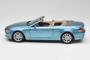 BMW 6 E64 Cabriolet Azul Claro Kyosho 1:18 80430153440 Metal - imagem 4 de 8