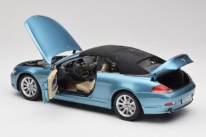 BMW 6 E64 Cabriolet Azul Claro Kyosho 1:18 80430153440 Metal - imagem 5 de 8