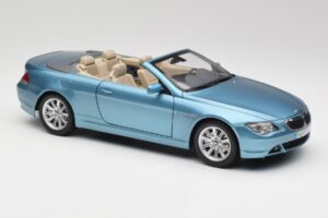 BMW 6 E64 Cabriolet Azul Claro Kyosho 1:18 80430153440 Metal - imagem 6 de 8