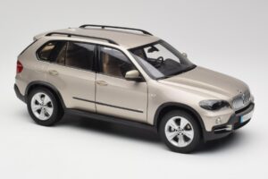BMW X5 E70 4.8i Platinum Bronze Metálico Kyosho 1:18 80430413413 Metal - imagem 6 de 8