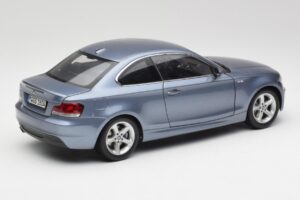 BMW 1 E82 Coupe Azul Kyosho 1:18 80430427065 Metal - imagem 3 de 8