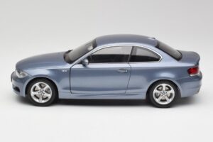 BMW 1 E82 Coupe Azul Kyosho 1:18 80430427065 Metal - imagem 4 de 8