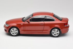 BMW 1 E82 Coupe Laranja Kyosho 1:18 80430427064 Metal - imagem 4 de 8