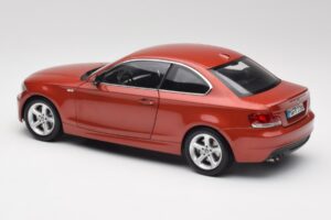 BMW 1 E82 Coupe Laranja Kyosho 1:18 80430427064 Metal - imagem 7 de 8