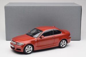 BMW 1 E82 Coupe Laranja Kyosho 1:18 80430427064 Metal - imagem 8 de 8