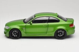 BMW Série 1 E82 Coupe Taiga Green Metallic Minichamps 1:18 110020024 Metal - imagem 4 de 8