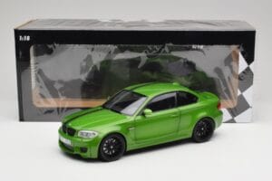 BMW Série 1 E82 Coupe Taiga Green Metallic Minichamps 1:18 110020024 Metal - imagem 8 de 8