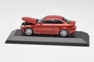 BMW 1M E82 Laranja Minichamps 1:43 413020023 Metal - imagem 4 de 5