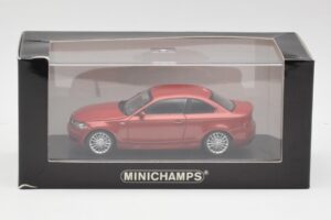BMW 1M E82 Laranja Minichamps 1:43 413020023 Metal - imagem 5 de 5
