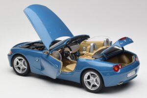 BMW Z4 E85 Maldives Blue Bburago 1:18 34046BLUE Metal - imagem 5 de 8