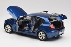 BMW 1 E87 Sydney Azul Kyosho 1:18 80430308600 Metal - imagem 5 de 8