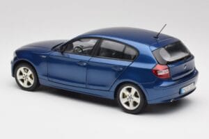 BMW 1 E87 Sydney Azul Kyosho 1:18 80430308600 Metal - imagem 7 de 8