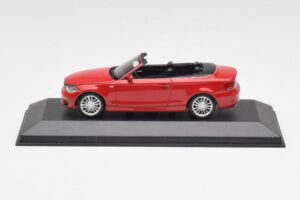 BMW Série 1 E88 Cabriolet Vermelho Carmesim Minichamps 1:43 431026230 Metal