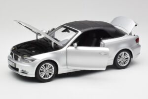 BMW 135i E88 Cabriolet Titan Prata Kyosho 1:18 80430427021 Metal - imagem 2 de 8