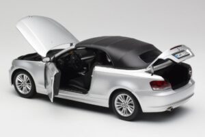 BMW 135i E88 Cabriolet Titan Prata Kyosho 1:18 80430427021 Metal - imagem 5 de 8