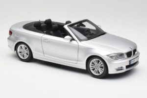 BMW 135i E88 Cabriolet Titan Prata Kyosho 1:18 80430427021 Metal - imagem 6 de 8