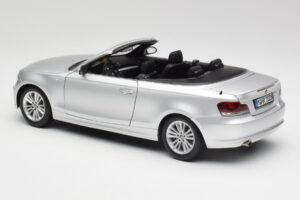 BMW 135i E88 Cabriolet Titan Prata Kyosho 1:18 80430427021 Metal - imagem 7 de 8