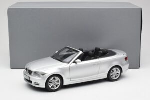 BMW 135i E88 Cabriolet Titan Prata Kyosho 1:18 80430427021 Metal - imagem 8 de 8