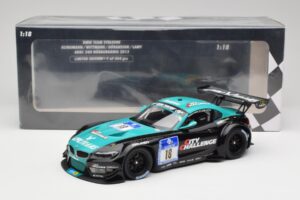 BMW Z4 E89 GT3 BMW Team Vita4one #18 J. Klingmann / M. Wittmann ADAC 24 Hours Nurburgring 2012 Minichamps 1:18 151122318 Meta - imagem 6 de 6