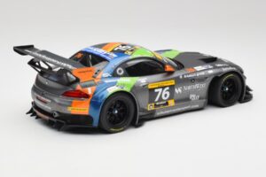 BMW Z4 E89 GT3 #76 Schubert Motorsport Dubai 24 Hours 2014 Minichamps 1:18 151142376 Metal - imagem 2 de 6